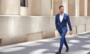 barbat-la-costum-si-camasa