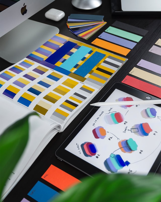 specialiști în branding de la Armeanu Creative Studio