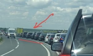 Ironia sorții: Marcel Ciolacu a rămas blocat în trafic la Podu Iloaiei după discuțiile cu afaceriștii ieșeni despre Autostrada A8