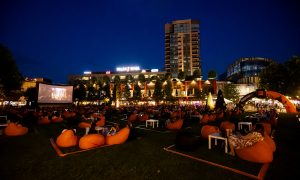 Caravana Orange ajunge la Iași. Pop-up Cinema în aer liber, în parcul Palas
