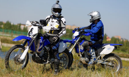 Rideri pe motociclete Suzuki